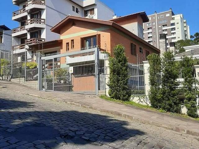 #611 - Casa para Venda em Caxias do Sul - RS